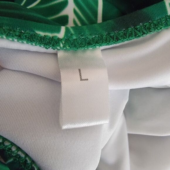 Palm leaf ladder cutout side swimsuit large - Picture 10 of 10